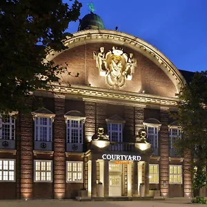 Hotell Courtyard By Marriott